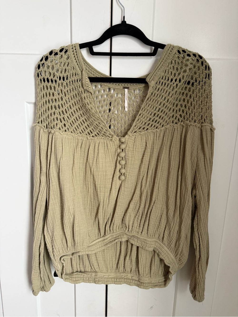 Free People Women’s Lightweight Crochet-Yoke Blouse in Olive Green. Size S. Euc.